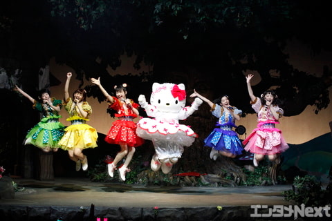 乙女新党がハローキティと一緒にパフォーマンス 初のミュージカルに厚い友情を見た Entame Next アイドル情報総合ニュースサイト 乙女新党がハローキティと一緒にパフォーマンス 初のミュージカルに厚い友情を見た Entame Next アイドル情報総合ニュースサイト