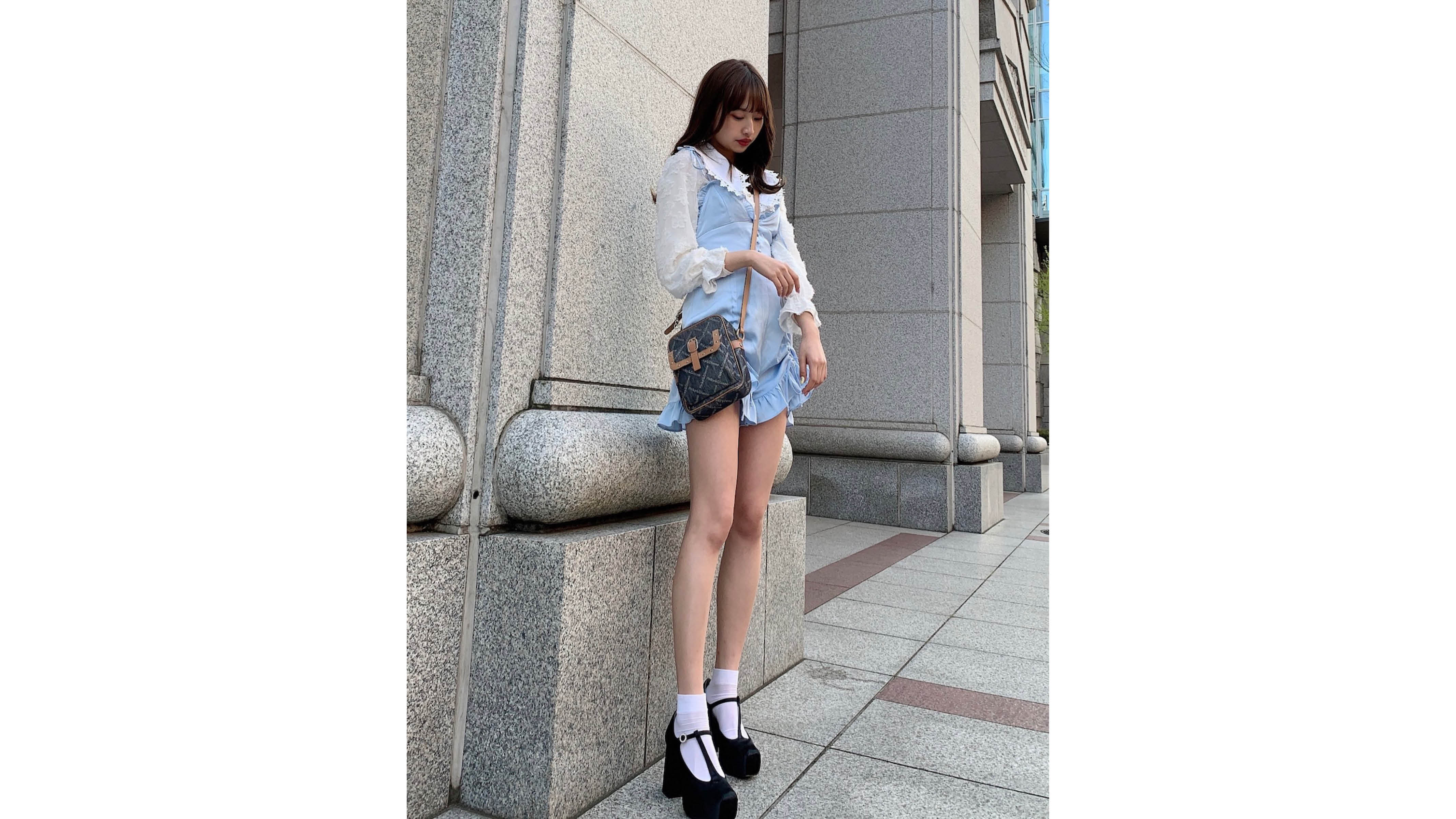 JKの生脚画像 股下83センチの現役女子高生・藤川らるむ、国宝級の生脚ショットに「美脚すぎる」の声 | ENTAME next - アイドル情報総合ニュースサイト