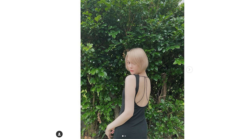 美しい背中に釘付け 玉城ティナ 色気あふれるドレスショットに うっとりしちゃいます Entame Next アイドル情報総合ニュースサイト