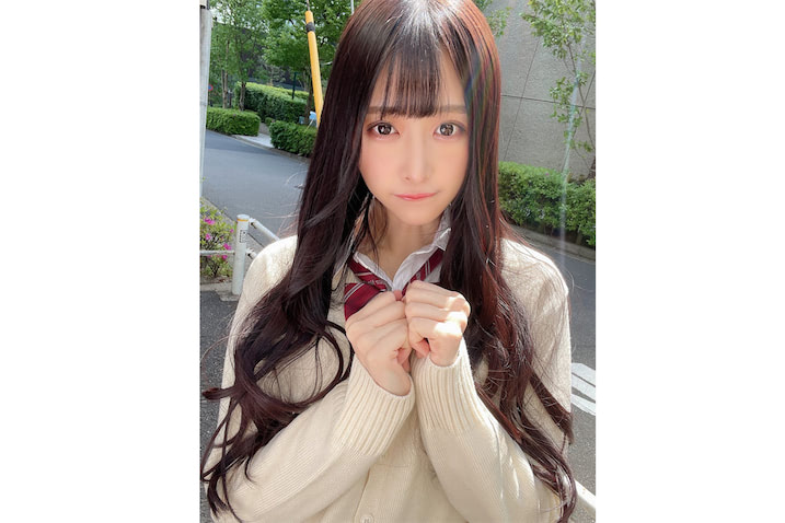 真島なおみ ガチ私物 制服のミニスカ美脚ショットを公開 同級生だったら絶対好きになる Entame Next アイドル情報総合ニュースサイト