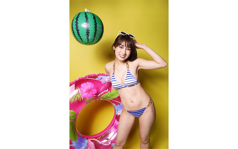 黒木ひかりが『ヤンジャン』ゼロイチジャック号に登場、夏ビキニ