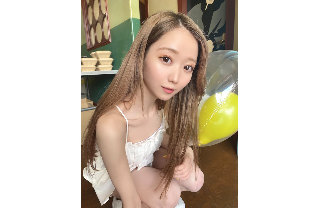LOVE 大谷映美里、華奢ボディきらめく最新MVオフショットに「お姉様感 