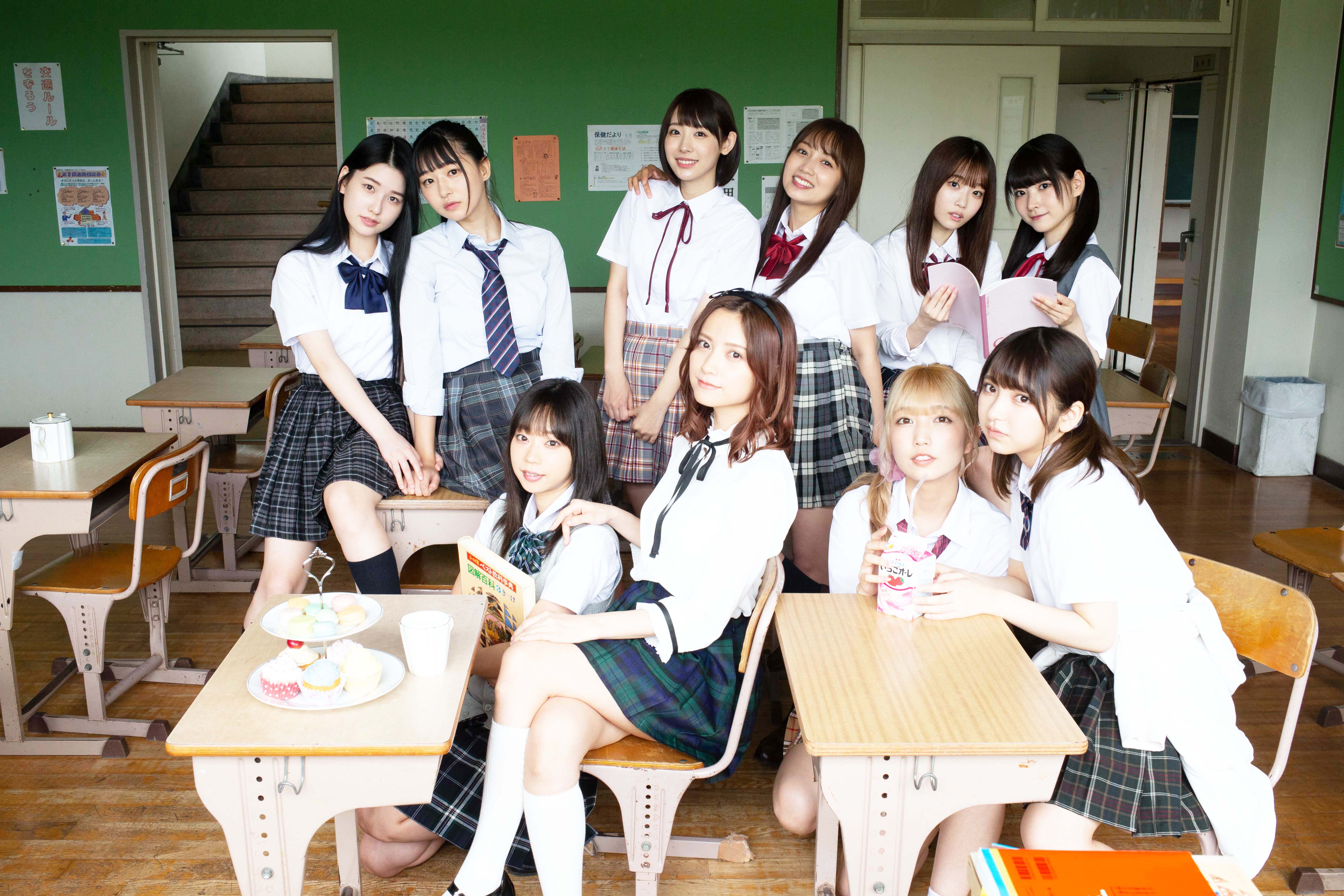 桃月なしこ、黒木ひかり、十味ら美女10人が制服×ビキニで登場「ゼロイチ学園」本が発売 ENTAME next アイドル情報総合ニュースサイト