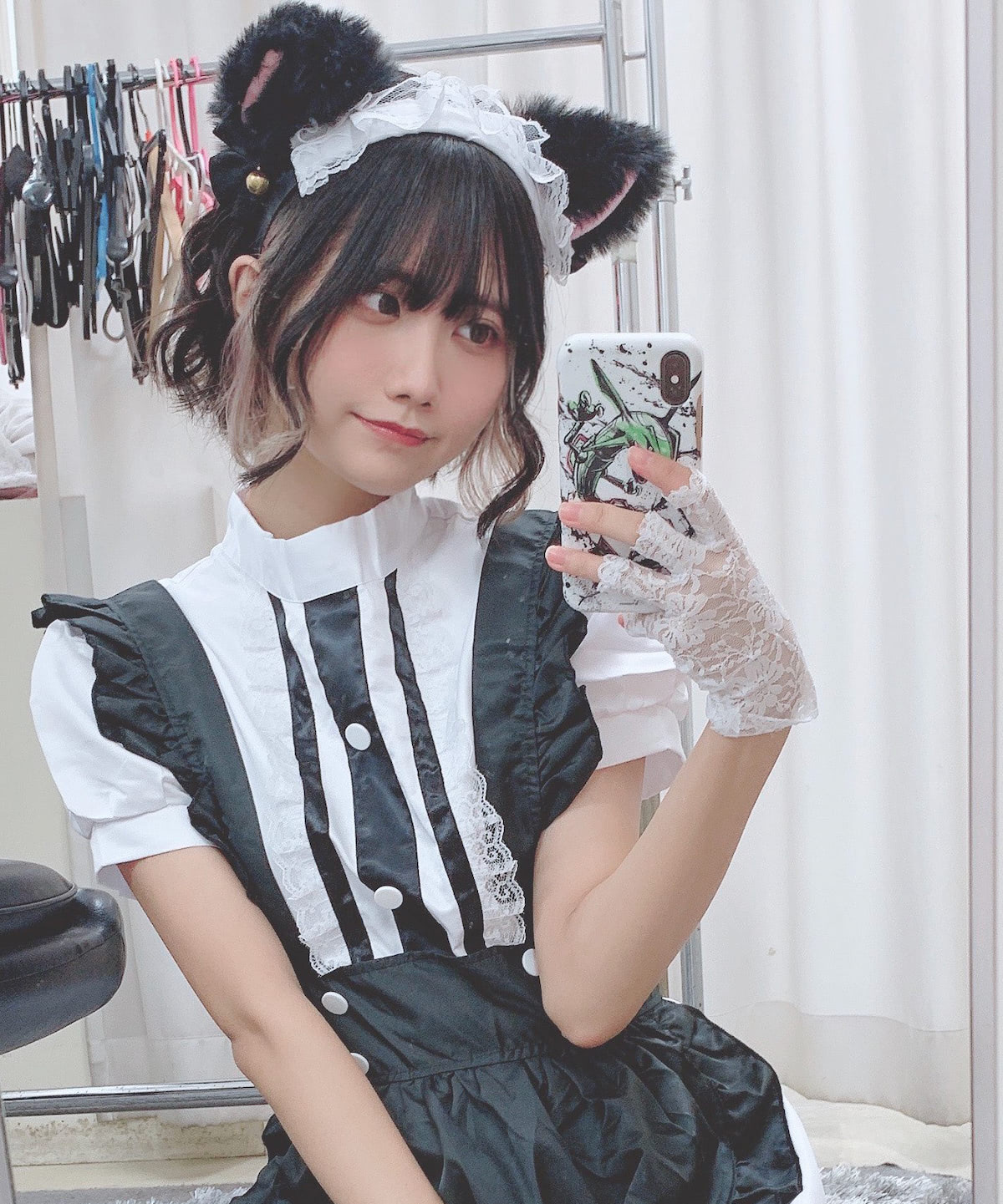 コスプレだけかと思いきや…かれしちゃん、美尻を見せた