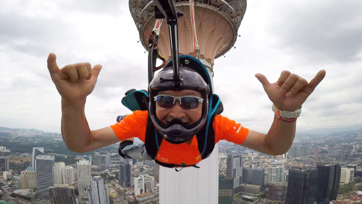 『クレイジージャーニー』あらゆる場所から飛び降りるベースジャンパーの愛娘が決死のジャンプ ENTAME next アイドル情報総合