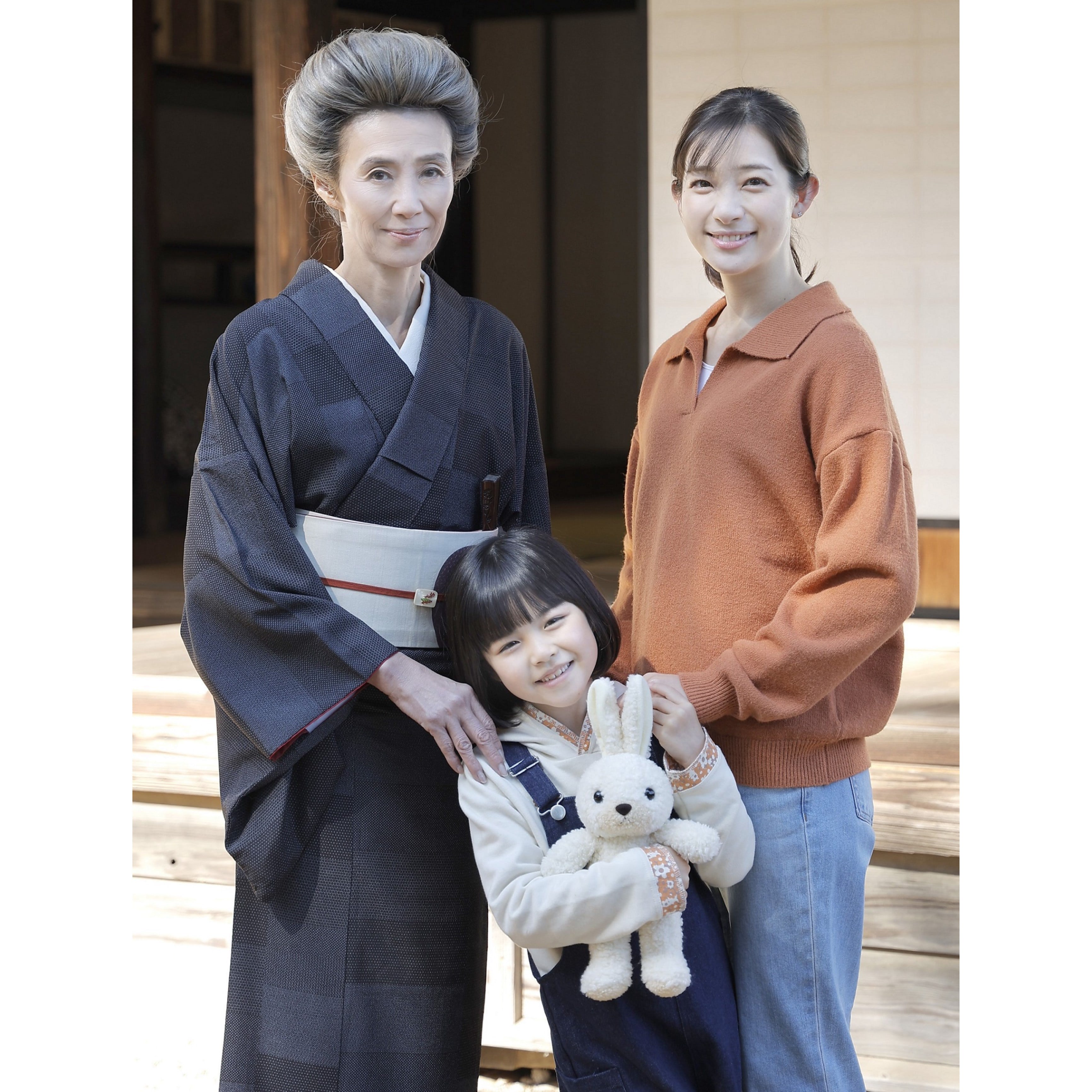 足立梨花 デビュー