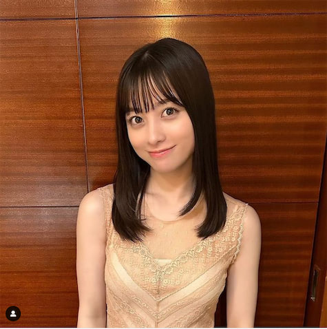 橋本環奈、ベージュのドレス姿が美しい映画『春に散る』初日舞台挨拶オフショット公開 | ENTAME next - アイドル情報総合ニュースサイト