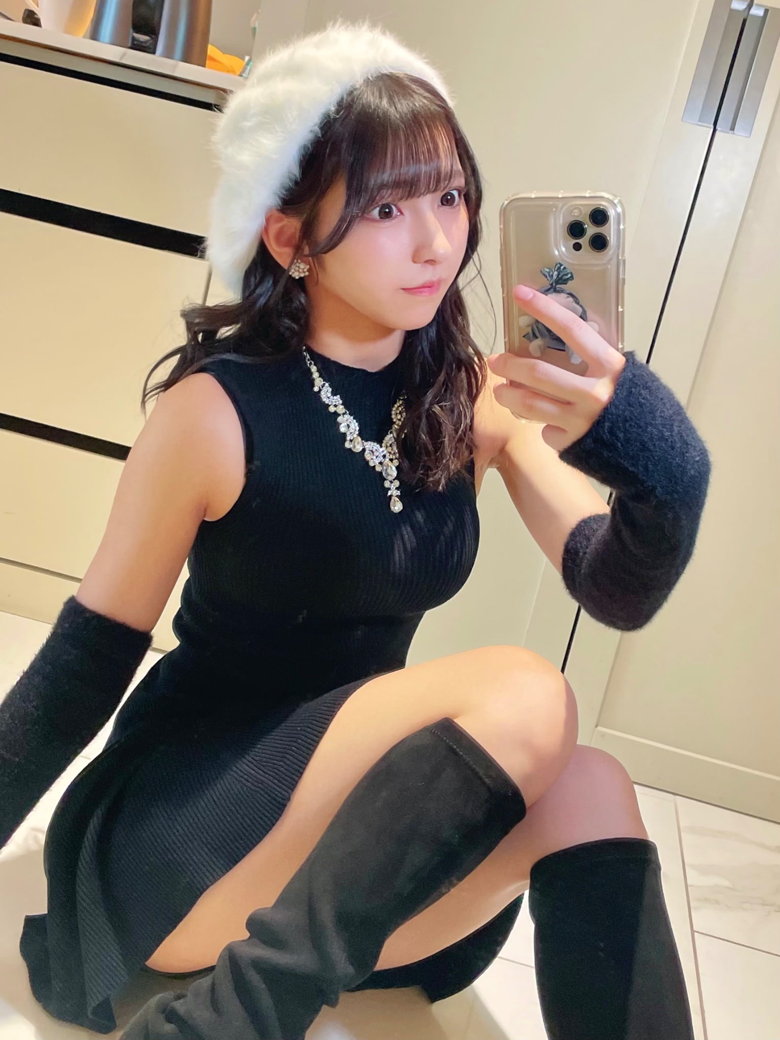 見えそうで見えない…#2i2 十味、ミニ丈の“神アングル”ショットでファン魅了「最高ですね」 | ENTAME next - アイドル情報総合 ...