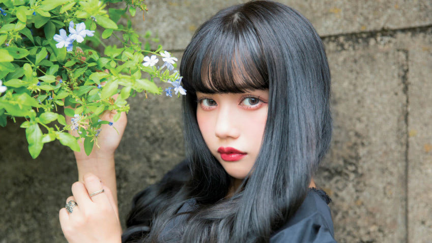 最新人気 フォロワー10万人のドール系美少女・村田実果子「16歳の誕生日 アイドル