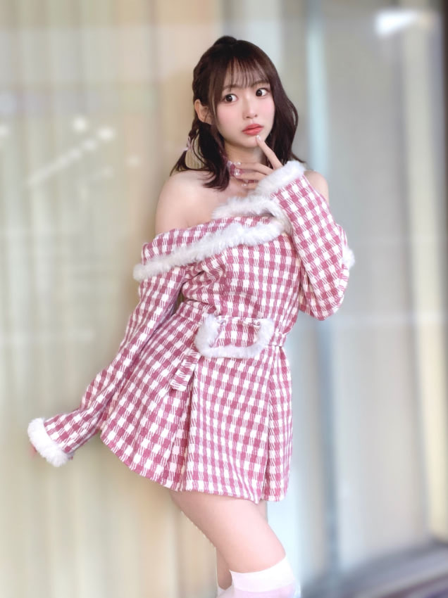 八伏紗世、絶対領域×肩チラ見せのワンピース姿に絶賛の声「めちゃめちゃ可愛すぎます」 | ENTAME next - アイドル情報総合ニュースサイト