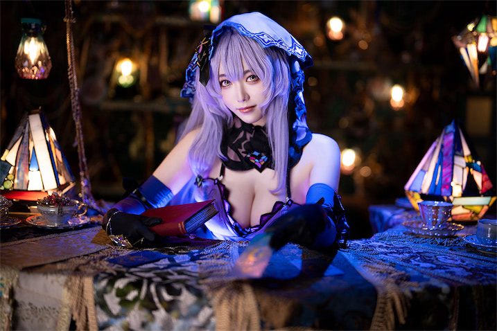 東雲うみ、『崩壊：スターレイル』ブラックスワンのコスプレでファン