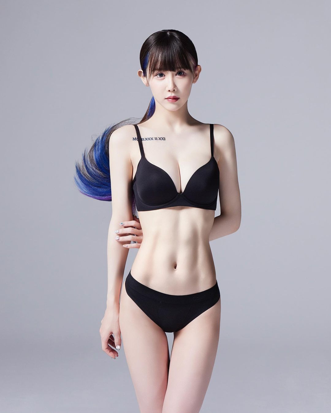 人気TikTokerゆりにゃ「5度見された」抜群のスタイル...「美腹筋」も披露 「ふっきんすご」「神すぎる」 | ガールズちゃんねる ...