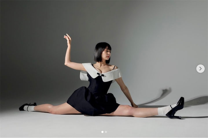 岡田紗佳、"役満開脚"を披露した軟体ポージング姿にファン驚愕 | ENTA…