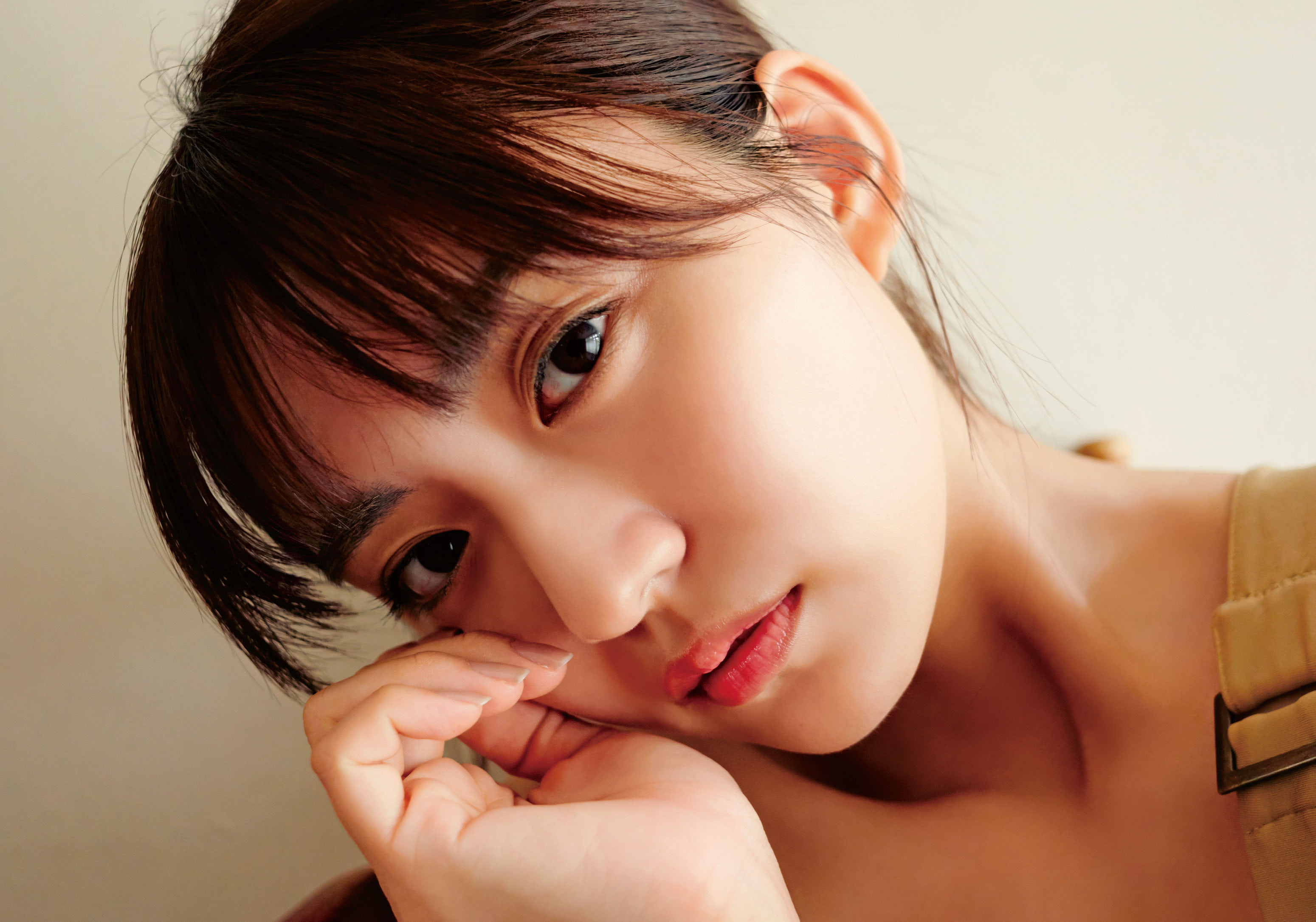 豊田ルナが『旬撮GIRL』表紙に登場、プライベート感溢れるシュチュエーションで魅了 | ENTAME next - アイドル情報総合ニュースサイト