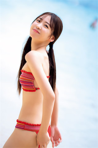 FRUITS ZIPPER 櫻井優衣、1st写真集電子版よりキュートな赤