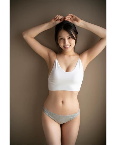 元乃木坂46相楽伊織、鍛え抜かれたほっそり美クビレにファン感嘆「磨き