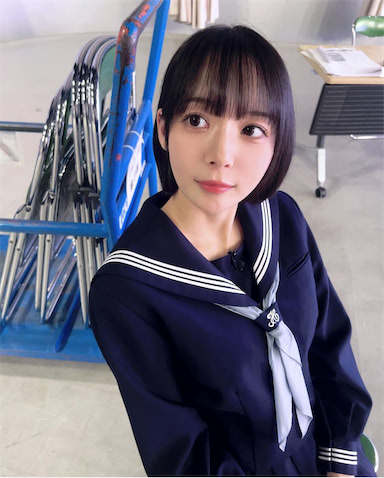 岡田紗佳、制服姿での変顔ショットに絶賛の声「なにしても可愛い」 | ENTAME next - アイドル情報総合ニュースサイト