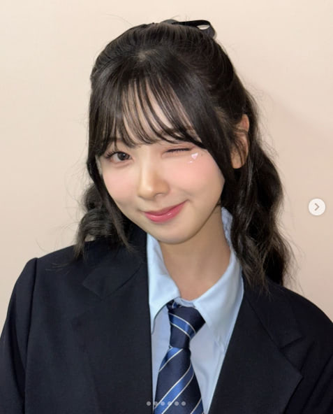 NiziU ミイヒ、キュートさMAXの“くろがみいひ”ショットが「最強すぎる