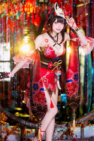 あかせあかり、表情までも完璧な『崩壊：スターレイル』花火コスプレを