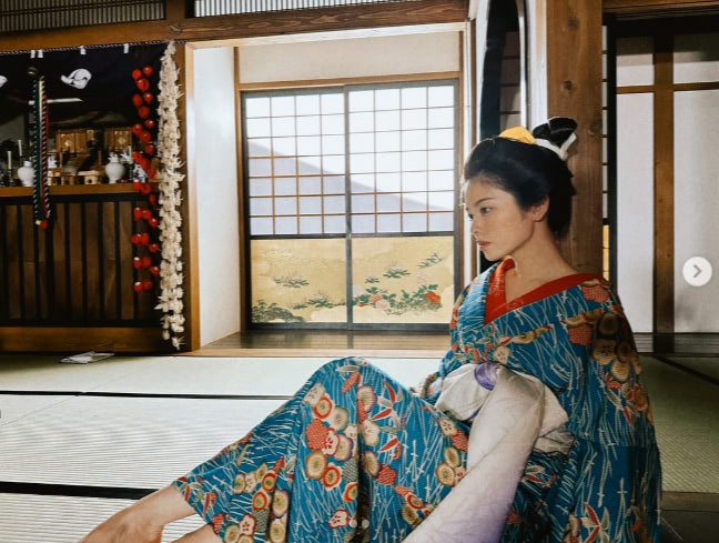「色気やばい」小芝風花、艶やかな表情が美しすぎる『べらぼう』オフショットが話題 | ENTAME next - アイドル情報総合ニュースサイト