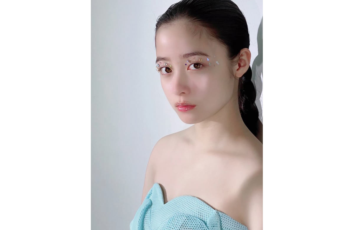 橋本環奈 ヌーディーな素肌が美しい Ar オフショットが話題に 絵画 本当に実在してる Entame Next アイドル情報総合ニュースサイト
