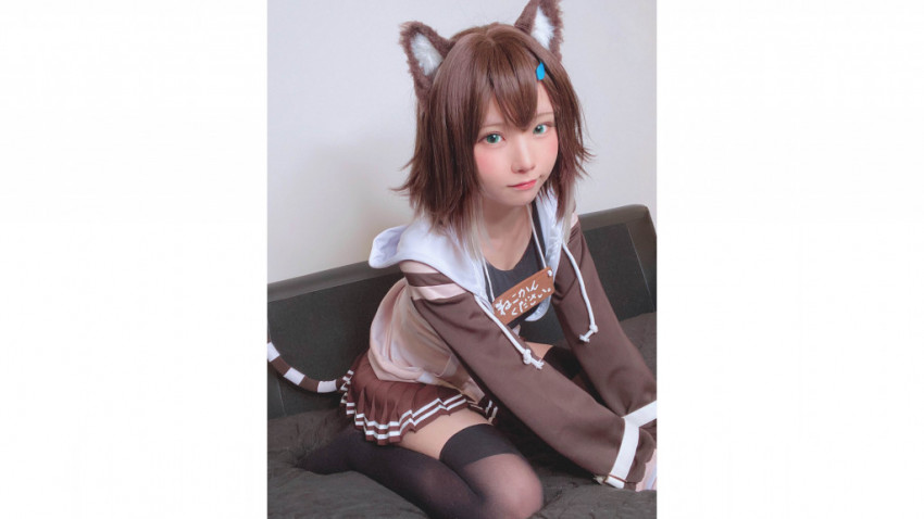 まじで本物すぎる」えなこ、絶対領域もキュートなバーチャルライバー