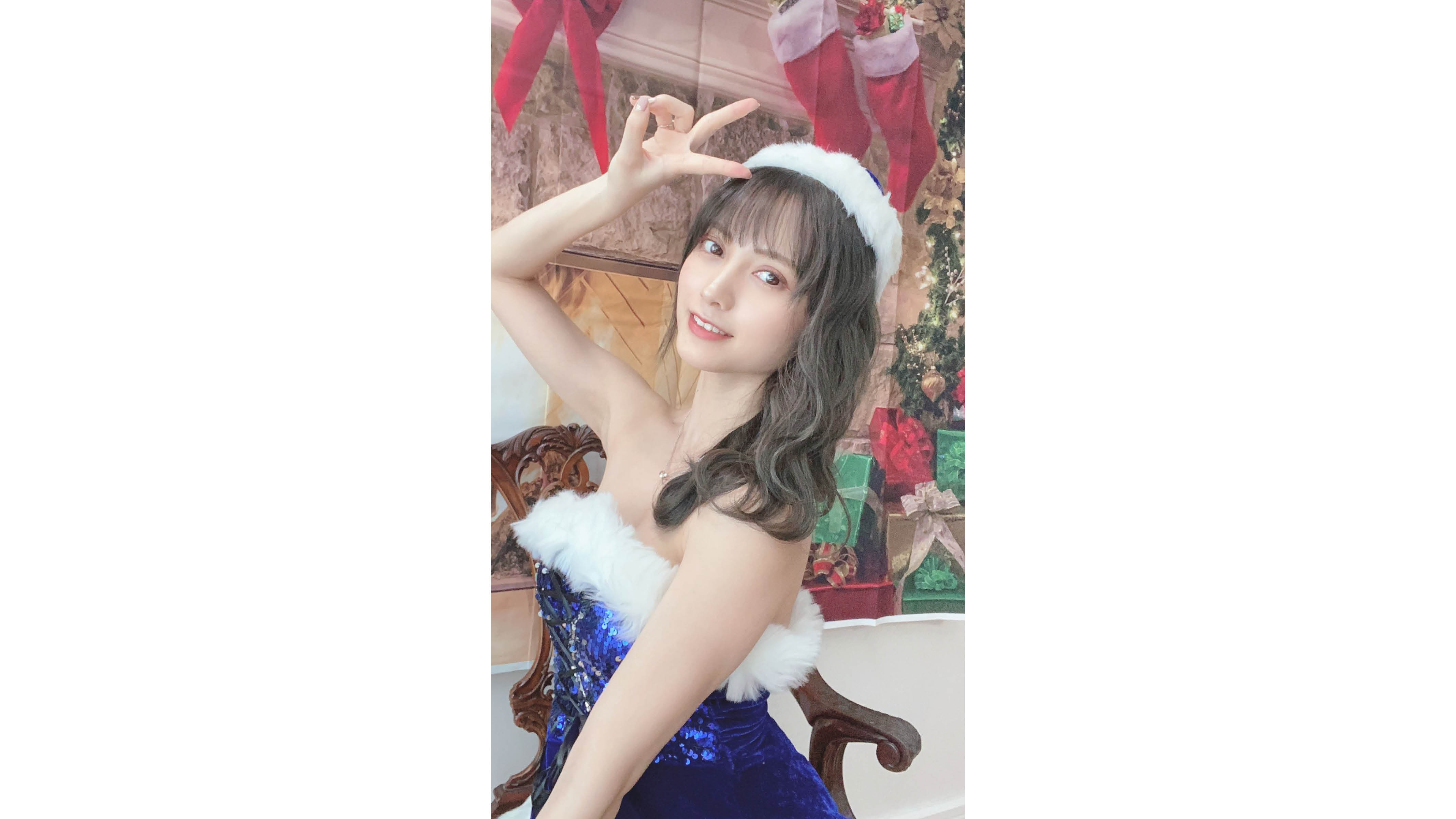 桃月なしこ　サンタ 桃月なしこの美肌まぶしい黒サンタ＆青サンタ姿に絶賛の声 | ENTAME next - アイドル情報総合ニュースサイト