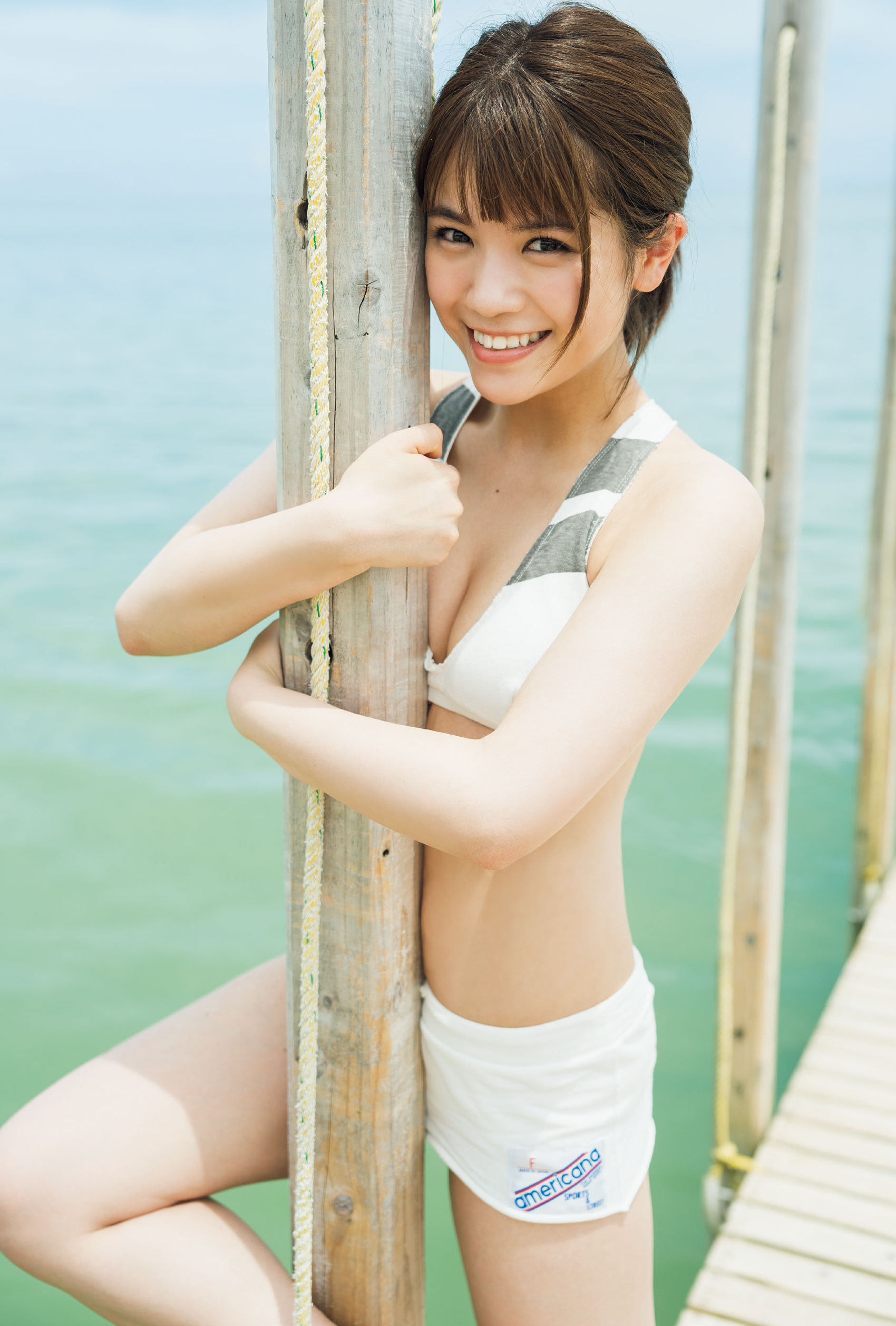 ウルトラマンヒロイン・村山優香が『週プレ』初表紙に、ビキニ姿で