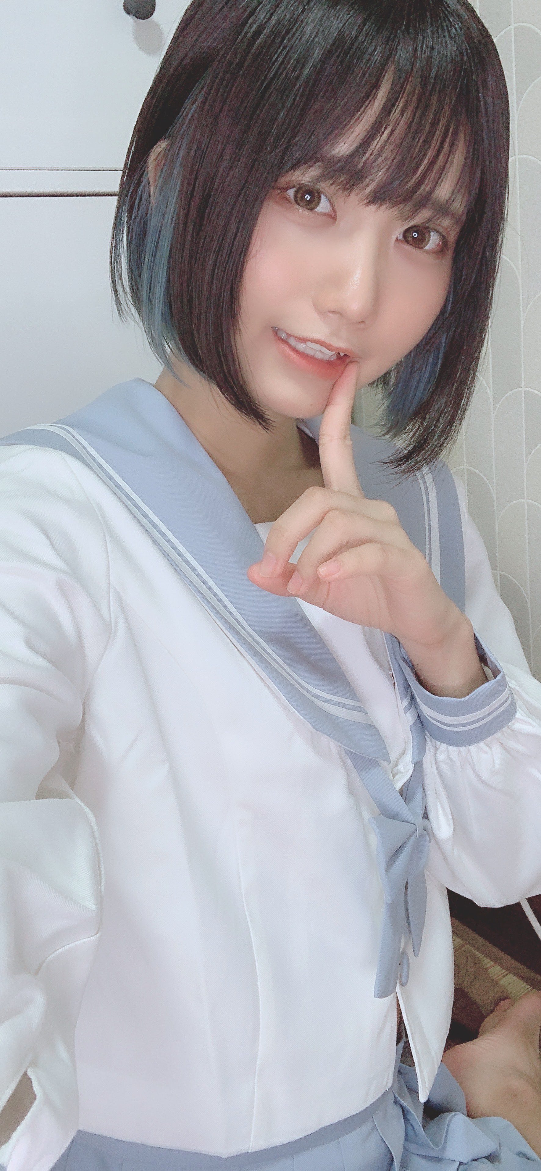 かれしちゃん、セーラー服の下からレースランジェリーをのぞかせるフェチショット公開 | ENTAME next - アイドル情報総合ニュースサイト
