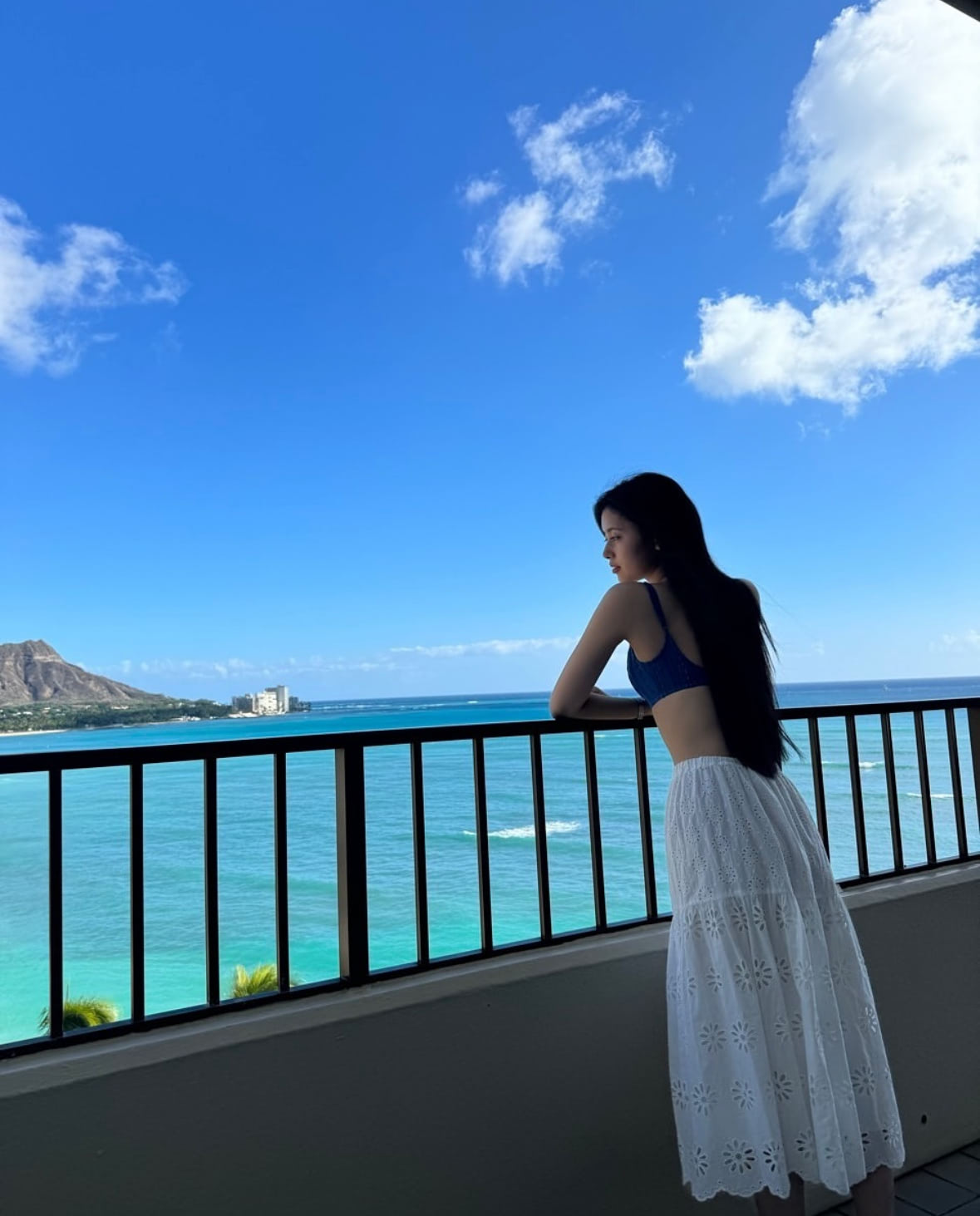 ハワイの海より美しい…NiziU リマ、休日オフショット披露「これを無料で拝んでもよいのだろうか」 | ENTAME next - アイドル ...