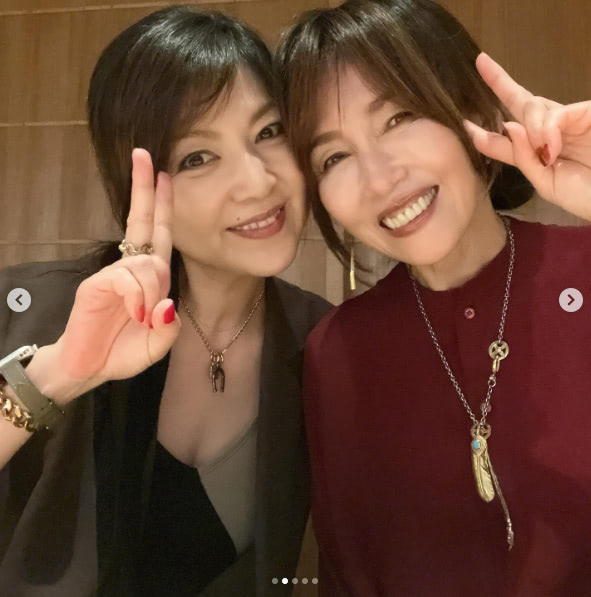 工藤静香、飯島直子との“美人姉妹のような”2ショット公開「一生