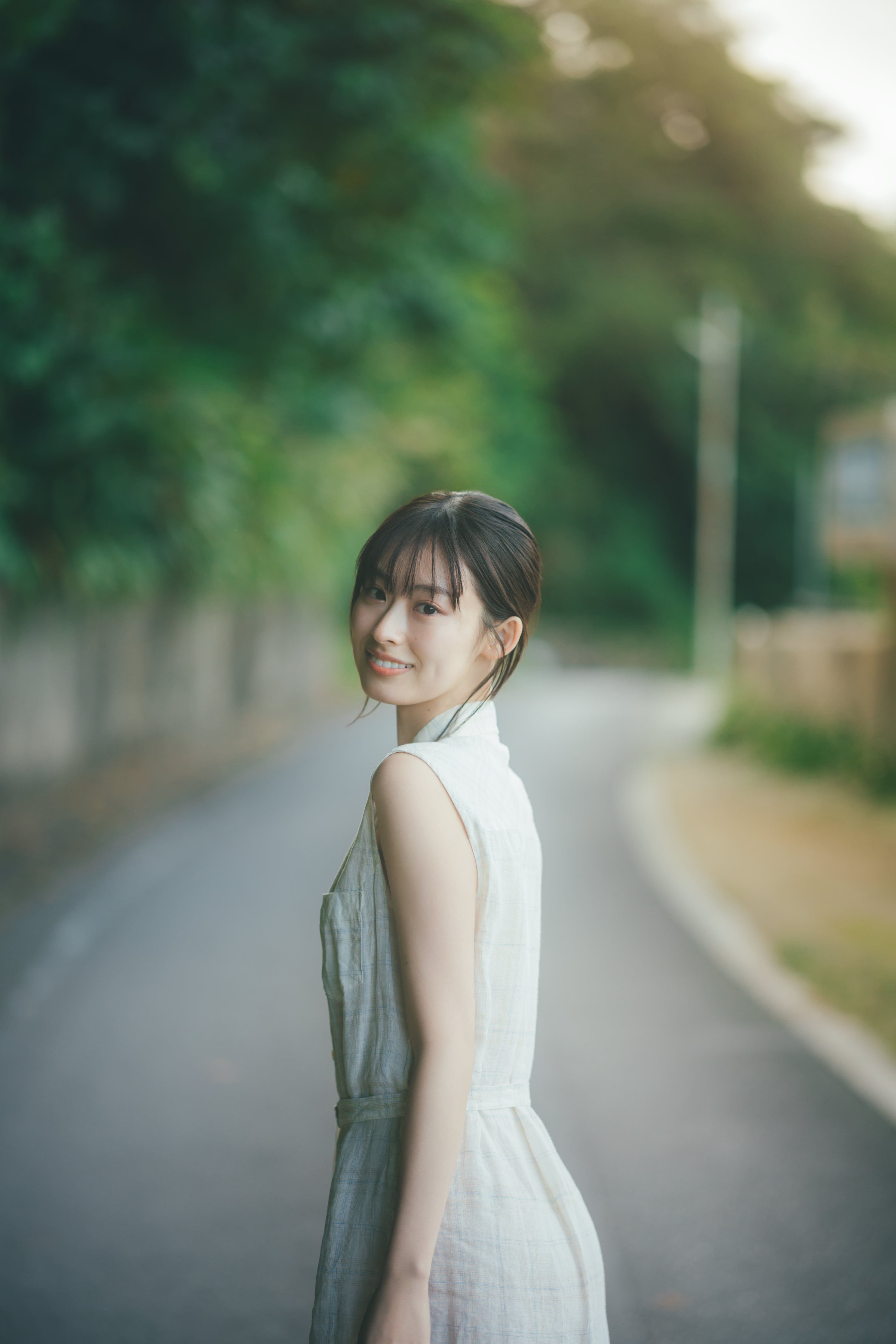 井本彩花、4年ぶり写真集のタイトル&‟白い肌が美しい”先行カット公開 | ENTAME next - アイドル情報総合ニュースサイト